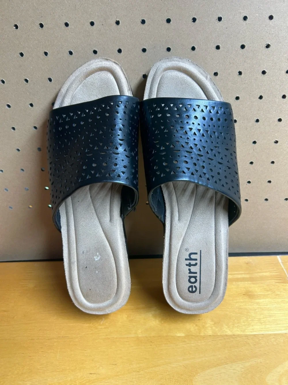 Earth Wendy Wedge, Black Perforated Cork Wedge Slide, Black, 8.5 M - Picture 5 of 5